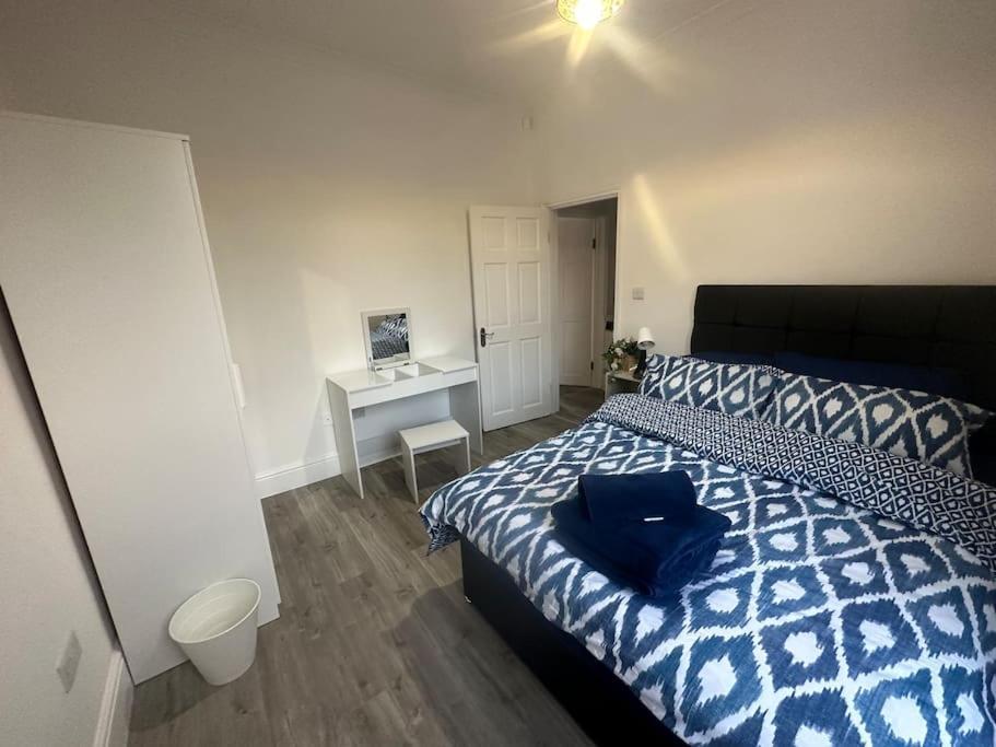 Modern 2 Bedroom Flat, Se6 Catford Exterior foto